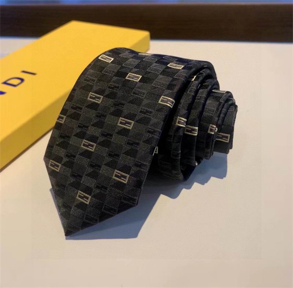 FENDI コピー ネクタイ グレー 幾何学模様 シルク素材 フェンディ