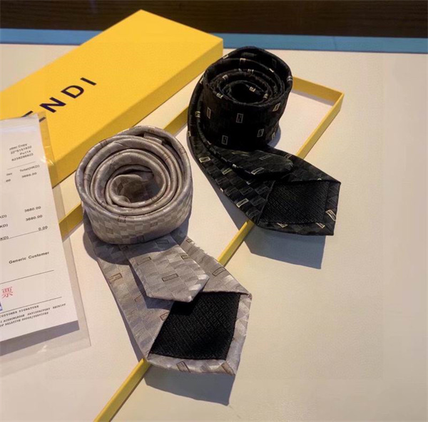 FENDI コピー ネクタイ グレー 幾何学模様 シルク素材 フェンディ