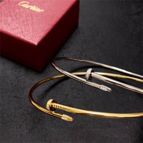 カルティエ 偽物 ネックレス ゴールド 釘モチーフ シンプル エレガント Cartier