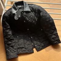 CHROME HEARTS 偽物 中綿ジャケット ダイヤモンドキルティング クロスモチーフ エンボスロゴ クロムハーツ