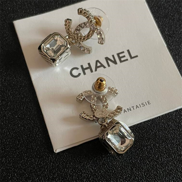 シャネル スーパーコピー ピアス クリスタルストーン キューブチャーム エレガント CHANEL
