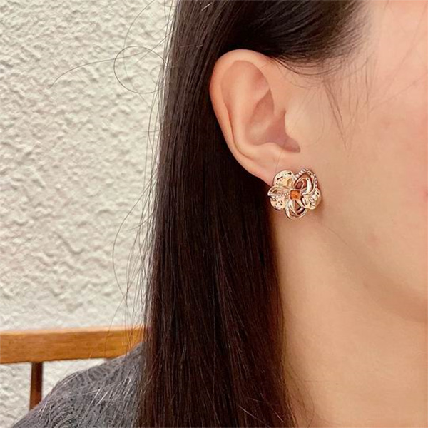 CHANEL スーパーコピー ピアス カメリア ロゴ アンバー ストーン エレガンス シャネル