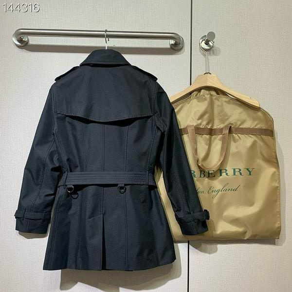 バーバリー スーパーコピー コート ベージュ トレンチ ダブルブレスト 英国スタイル 雰囲気 BURBERRY