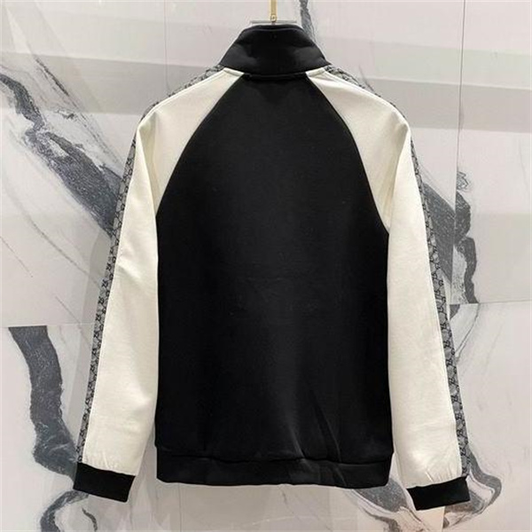 機能性と現代的 グッチ 偽物 ジャケット ブラック ホワイト モノグラム スポーティ 良い品質 GUCCI