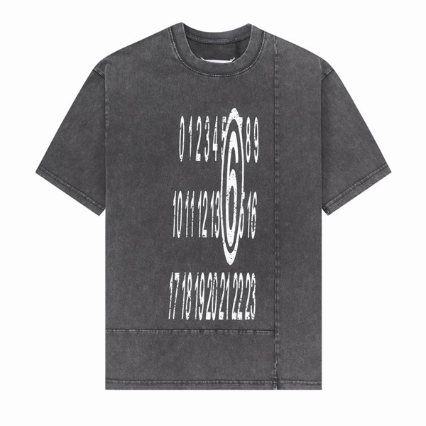 Maison Margiela スーパーコピー Tシャツ ダークウォッシュ「6」グラフィック 大胆に 配置 ミニマル メゾン マルジェラ