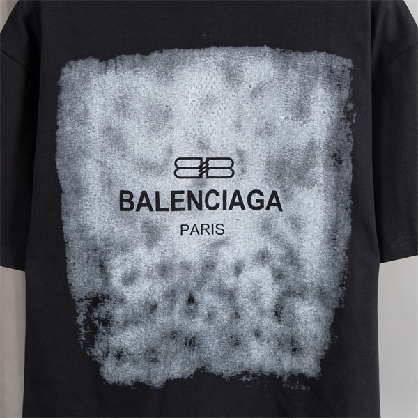 BALENCIAGA 偽物 Tシャツ グラフィック ロゴ デザイン PARIS 黒い アーティスティックな バレンシアガ