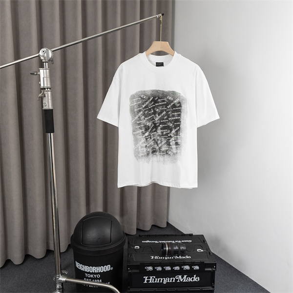 BALENCIAGA 偽物 Tシャツ グラフィック ロゴ デザイン PARIS 黒い アーティスティックな バレンシアガ