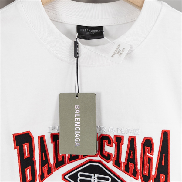 バレンシアガ スーパーコピー Tシャツ グラフィック ロゴ 融合 PARIS ラグジュアリー感 BALENCIAGA