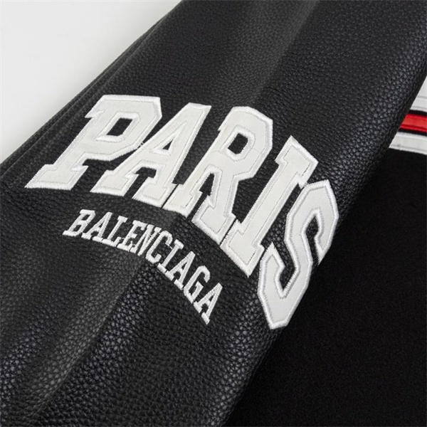 BALENCIAGA 偽物 ジャケット ロゴ ナンバー 09 PARIS 刺繍 スポーティ バレンシアガ