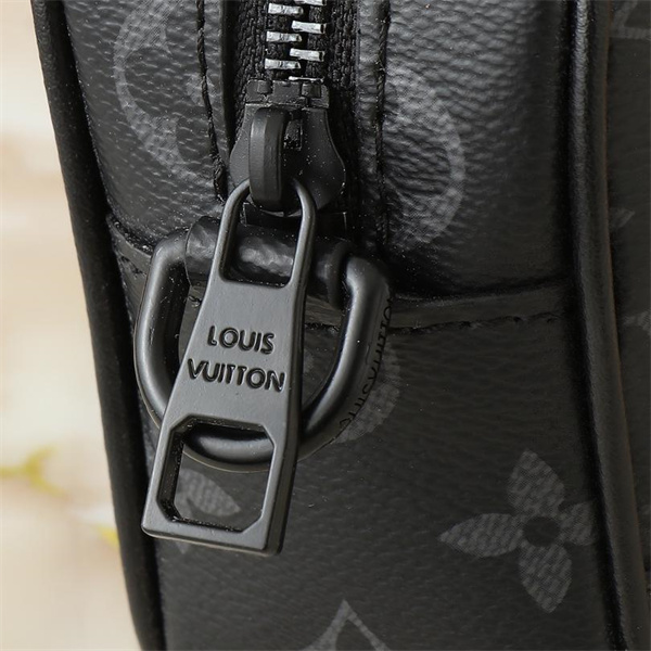 ルイヴィトン コピー ショルダーバッグ モノグラムキャンバス 金具 デイリー使い クラシック 現代的 LOUIS VUITTON