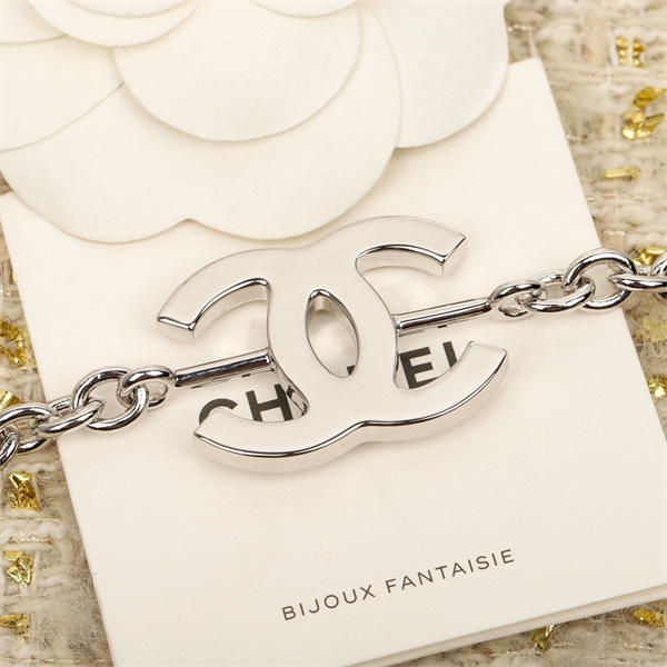 CHANEL スーパーコピー ネックレス 高品質 CCロゴ ストーン シルバーチェーン 高級感 シャネル 　