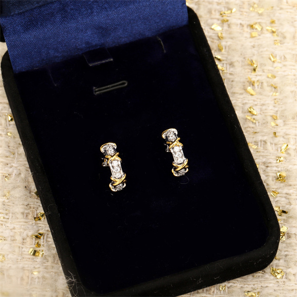 シャネル 偽物  ピアス 高品質 ゴールド クリスタル リボンストーン CHANEL 