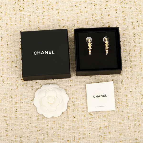CHANEL 偽物 ピアス 高品質 ゴールド クリスタル チェーン 星形デザイン シャネル 