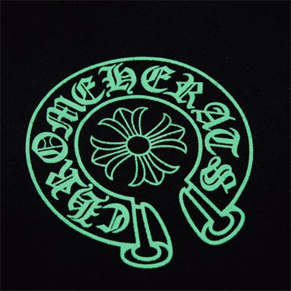 CHROME HEARTS コピー パーカー ブラック×蛍光グリーンロゴ クールな一着 クロムハーツ