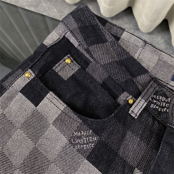 ルイヴィトン スーパーコピー セットアップ モノクロピクセル柄 ワイドシルエット 高級感漂う LOUIS VUITTON