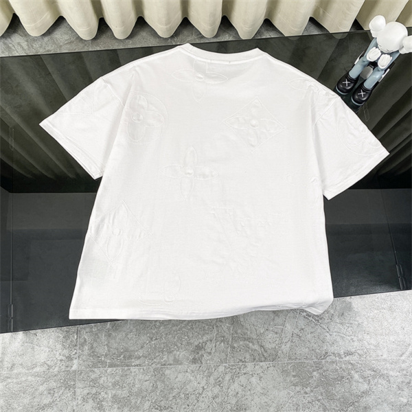 LOUIS VUITTON スーパーコピー Tシャツ エンボス加工モノグラム リラックスフィット 上質コットン ルイヴィトン