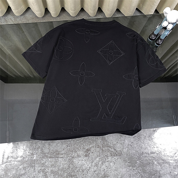 LOUIS VUITTON スーパーコピー Tシャツ エンボス加工モノグラム リラックスフィット 上質コットン ルイヴィトン