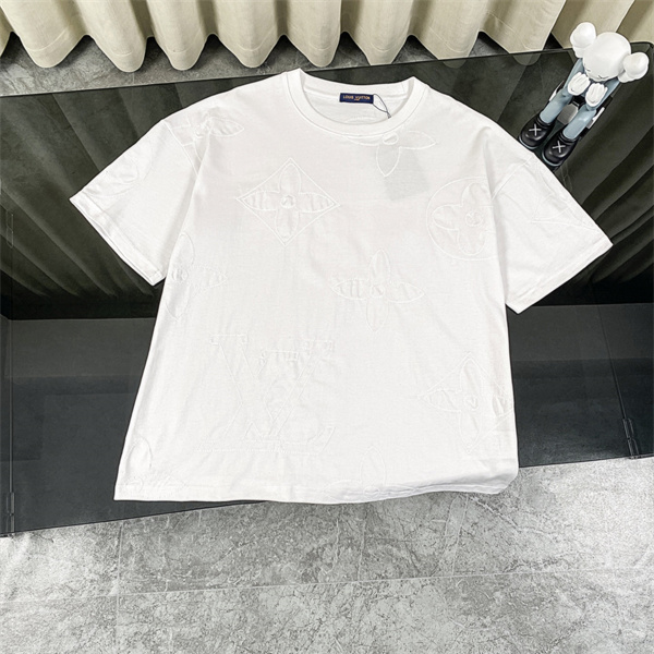 LOUIS VUITTON スーパーコピー Tシャツ エンボス加工モノグラム リラックスフィット 上質コットン ルイヴィトン