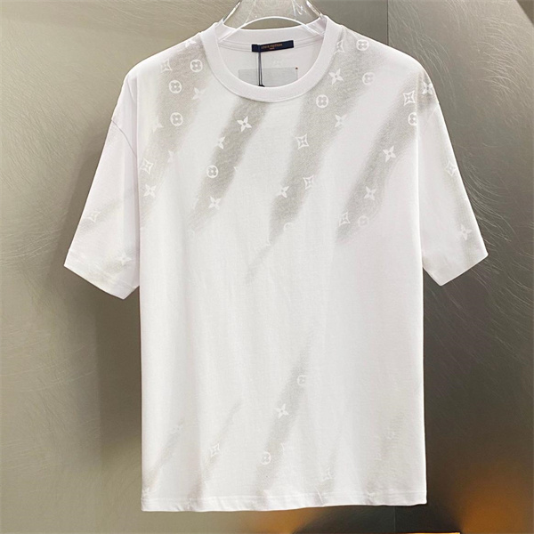LOUIS VUITTON スーパーコピー Tシャツ グラデーションモノグラム 洗練デザイン 高級感 LOUIS VUITTON