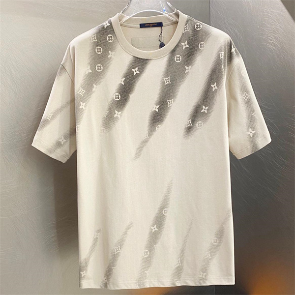 LOUIS VUITTON スーパーコピー Tシャツ グラデーションモノグラム 洗練デザイン 高級感 LOUIS VUITTON