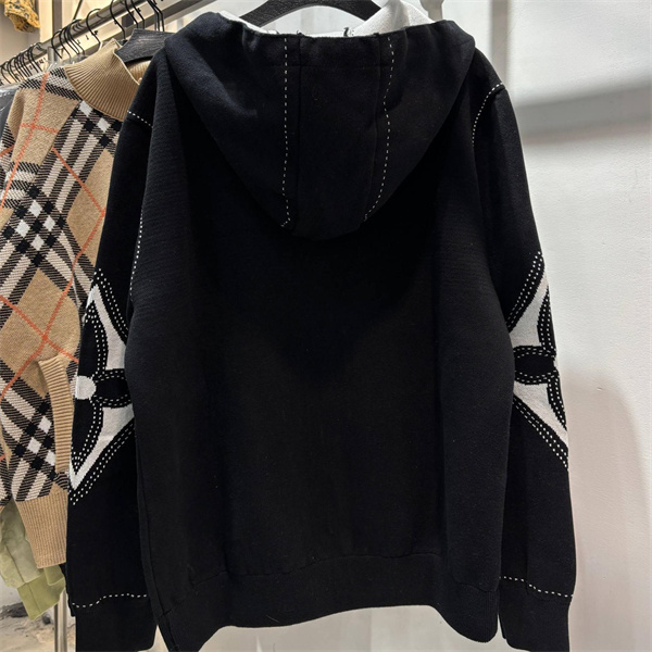 ルイヴィトン スーパーコピー セットアップ LVロゴ フーディー＆デニムパンツ ストリートラグジュアリー LOUIS VUITTON