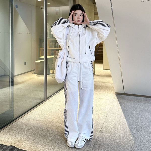 DIOR スーパーコピー スポーティセットアップ ナイロン ワイドレッグパンツ ディオール