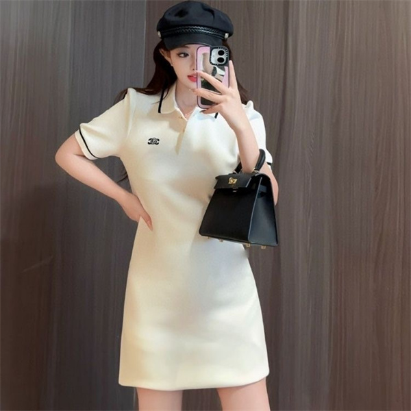 CELINE スーパーコピー ポロワンピース ホワイト ブラック トリミング ロゴ 上品カジュアル セリーヌ