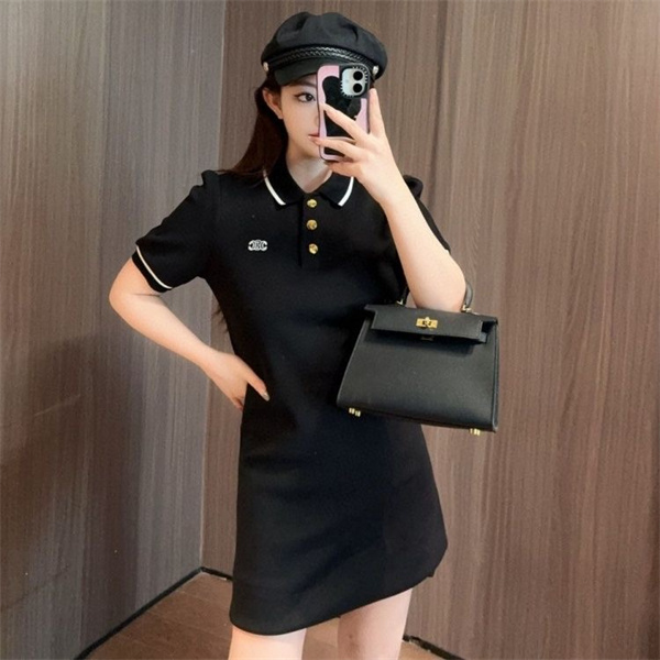 CELINE スーパーコピー ポロワンピース ホワイト ブラック トリミング ロゴ 上品カジュアル セリーヌ
