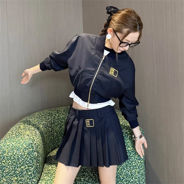 MIUMIU スーパーコピー 上下セット ジップアップブルゾン プリーツスカート 人気 カジュアル ドレッシー ミュウミュウ