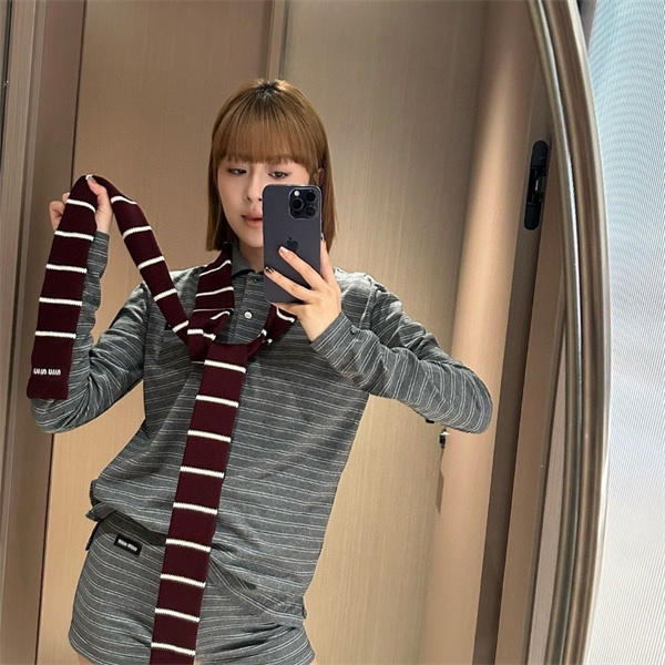 ミュウミュウ コピー セットアップ ストライプ ポロシャツ ショートパンツ スポーティー 洗練 MIUMIU