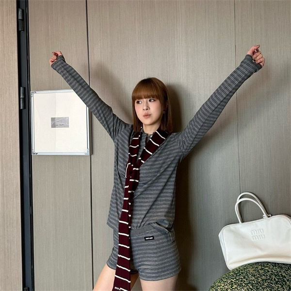 ミュウミュウ コピー セットアップ ストライプ ポロシャツ ショートパンツ スポーティー 洗練 MIUMIU