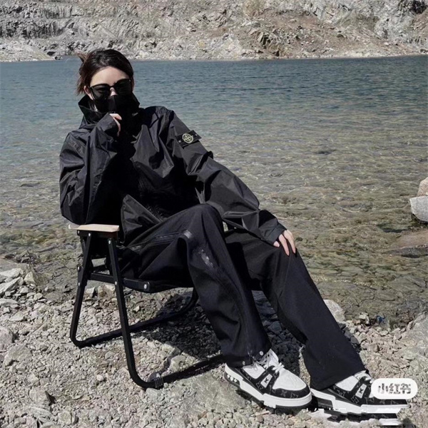 ストーンアイランド  STONE ISLAND スーパーコピー  最新ジャケット 防風 防水 アウトドア シンプル 高機能 ロゴパッチ 2025年新作