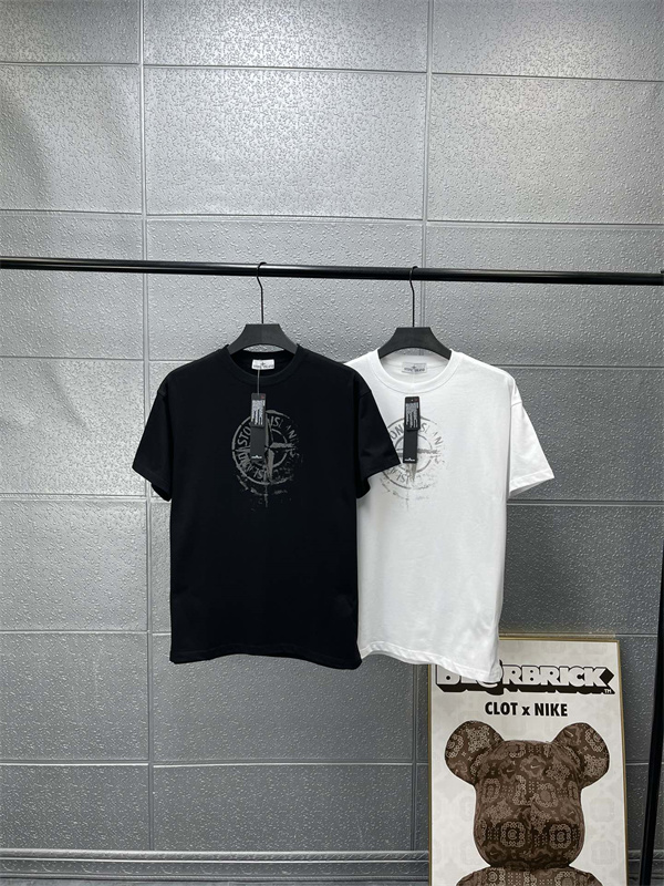 ストーンアイランド STONE ISLAND スーパーコピー  Tシャツ ブラック ホワイト ロゴプリントコットン素材 カジュアル