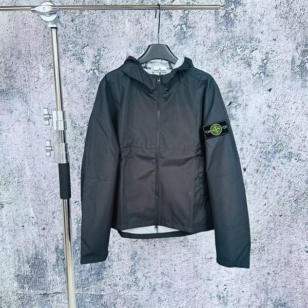 ストーンアイランド コピー ジャケット 機能性 融合 ブラック ナイロン 防風 軽量  調整可能フード STONE ISLAND