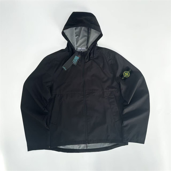 ストーンアイランド スーパーコピー ジャケット ナイロン 防風 軽量 フロントジップ 調整可能フード ロゴパッチ STONE ISLAND