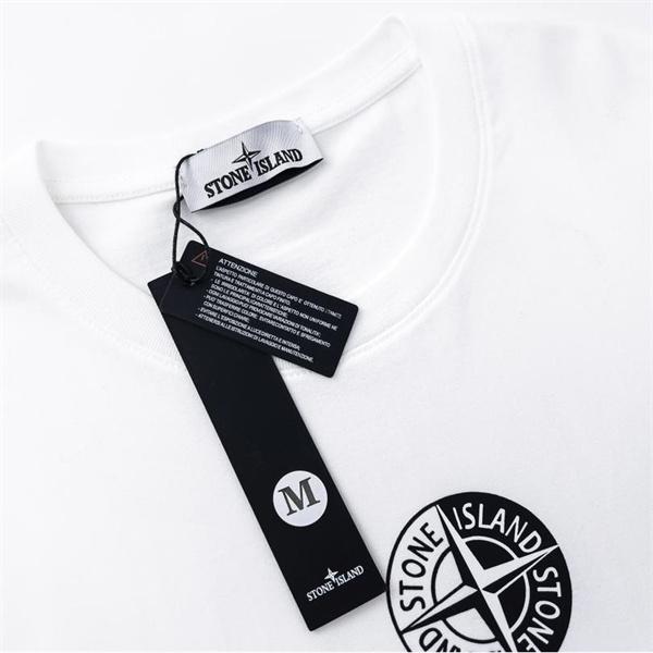 ストーンアイランド 偽物 Tシャツ ネイビーカラー ロゴ シンプル デザイン STONE ISLAND