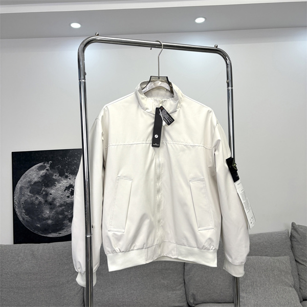 ストーンアイランド 偽物 ジャケット メンズ ホワイト クリーンデザイン ポケット アイコニックパッチ STONE ISLAND