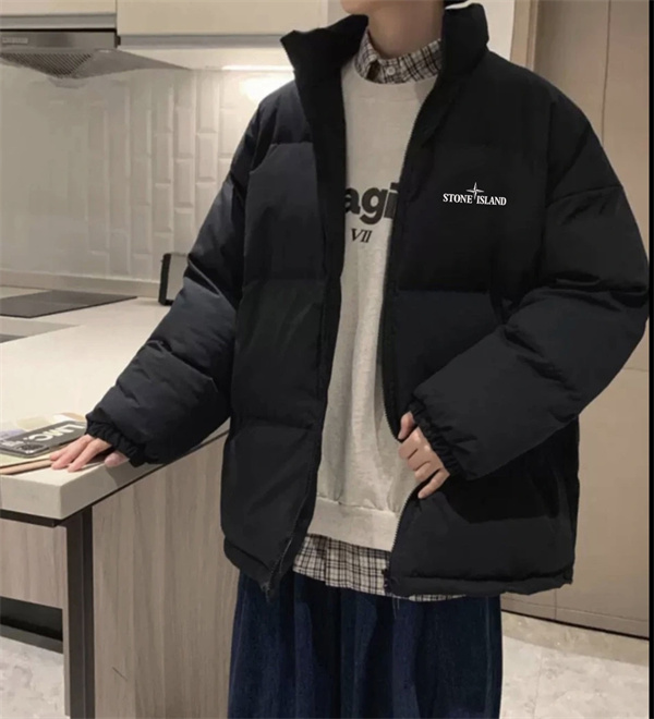 温か素材 高密度 STONE ISLAND ストーンアイランド コピー 中綿 ダウン ジャケット 人気モデル
