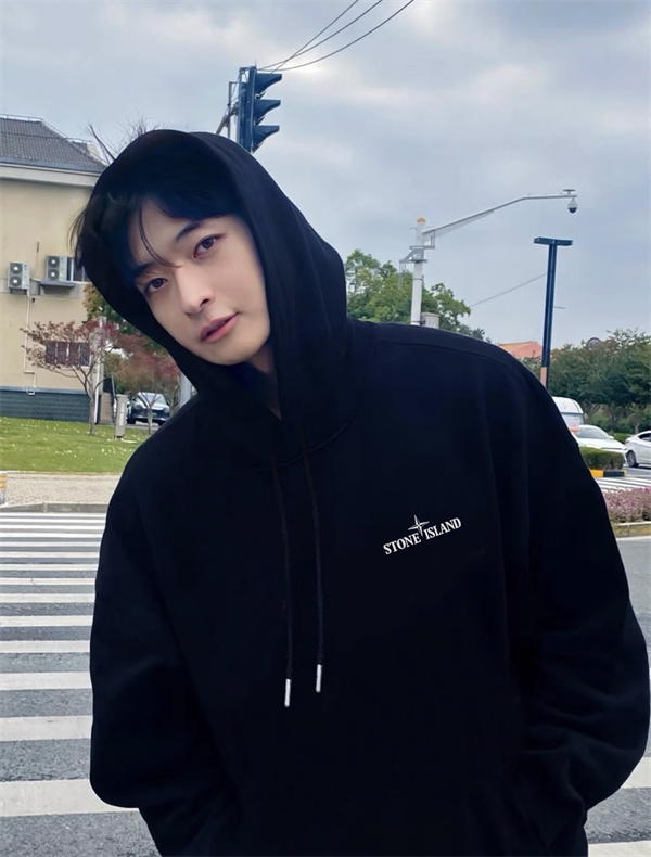 STONE ISLAND ストーンアイランド コピー 着心地最高 肌触り良好 フーディー 2026新作定番