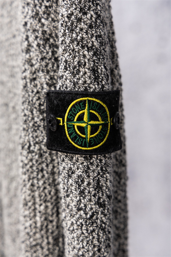 上質編み 本格派 ニット ジップアップ 定番デザイン STONE ISLAND ストーンアイランド コピー