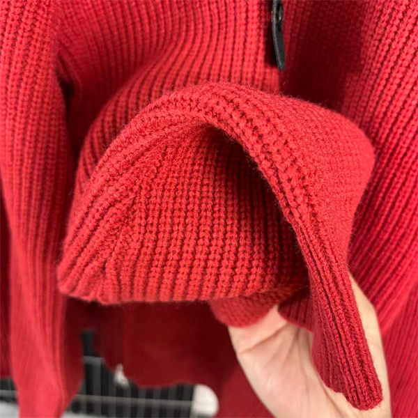 STONE ISLAND ストーンアイランド コピー 2026新作 存在感カラー しっかり編地 ハーフジップ ニット