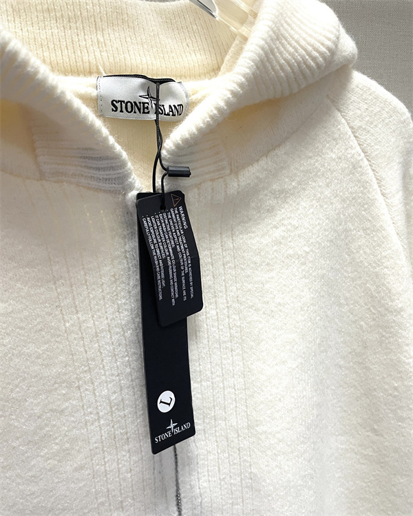  STONE ISLAND ストーンアイランド コピー 当店イチオシ 快適着用 ジップアップ ニット パーカー