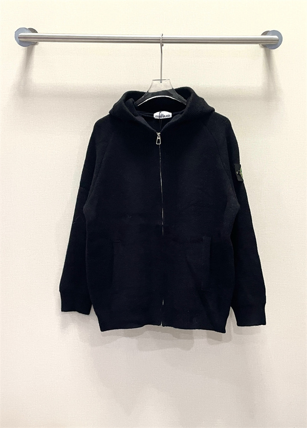  STONE ISLAND ストーンアイランド コピー 当店イチオシ 快適着用 ジップアップ ニット パーカー