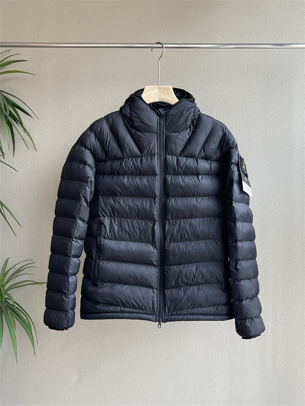 STONE ISLAND ストーンアイランド コピー 存在感アップ シルエット 中綿ジャケット 新作入荷