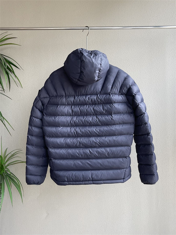 STONE ISLAND ストーンアイランド コピー 存在感アップ シルエット 中綿ジャケット 新作入荷