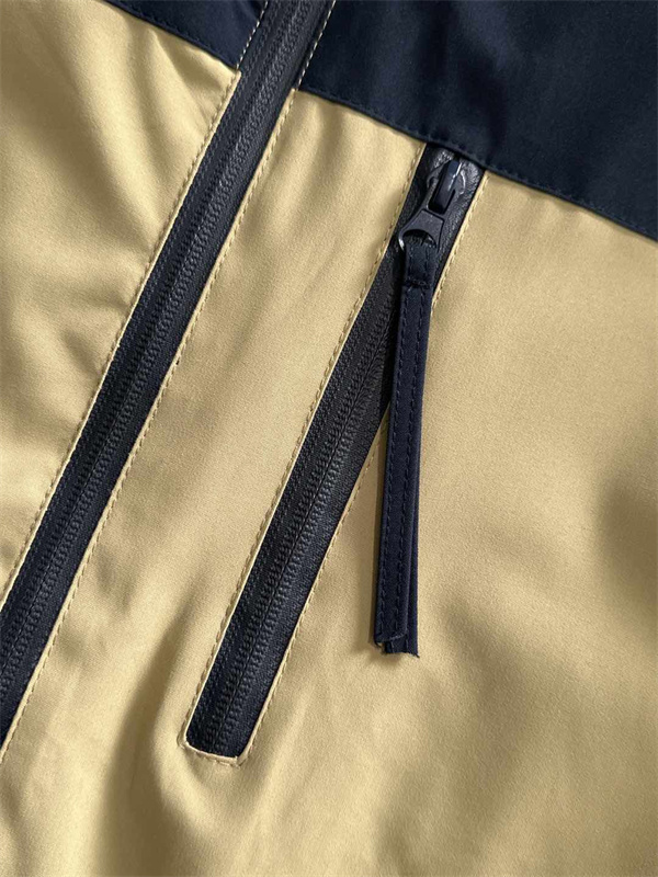 STONE ISLAND ストーンアイランド コピー トレンド感覚 落ち着き配色 着回し力重視 中綿ジャケット 