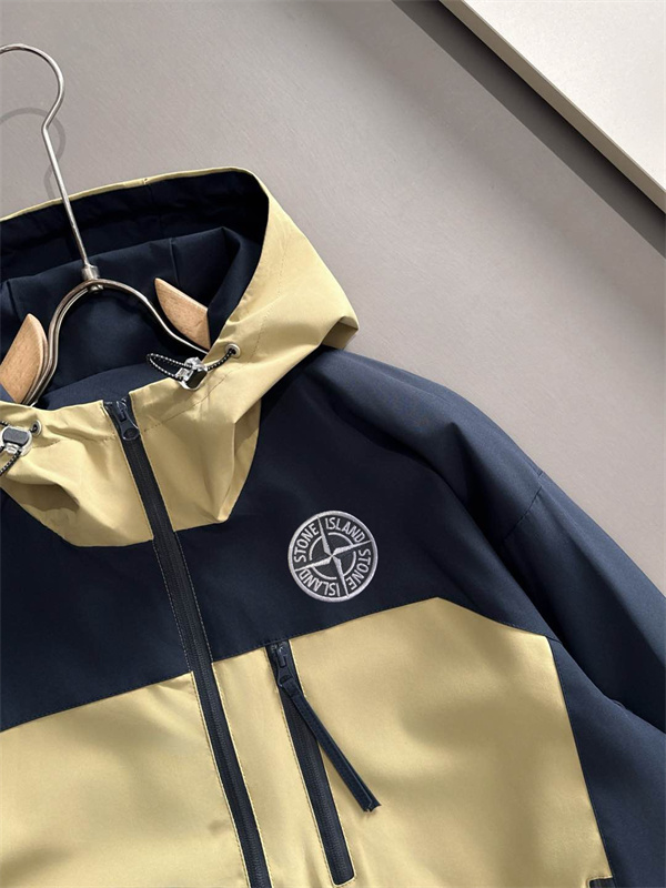 STONE ISLAND ストーンアイランド コピー トレンド感覚 落ち着き配色 着回し力重視 中綿ジャケット 