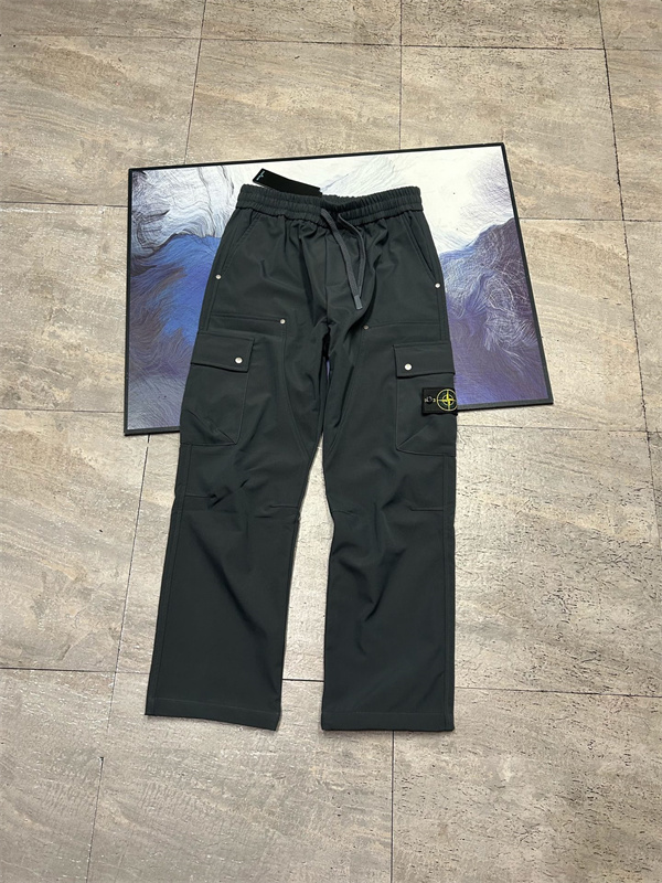 STONE ISLAND ストーンアイランド コピー 実用性抜群 カーゴパンツ 定番 マストバイ