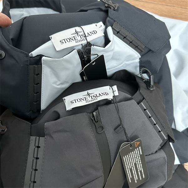  ストーンアイランド コピー STONE ISLAND 注目 バイカラーパネル 防風設計 アクティブ向け ジャケット