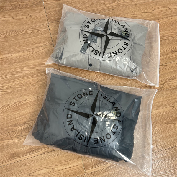 ストーンアイランド コピー STONE ISLAND 実用性抜群 中綿ベスト 防寒対策 レイヤード対応 アイテム